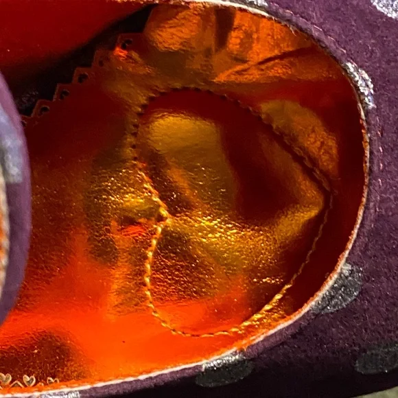 Adorable VTG Poetic License Mary Janes,purple suede w/silver dots,Cherry charm 8 - Picture 8 of 11